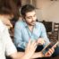 Il linguaggio dei più giovani guardato insieme a loro, invece che giudicato da fuori. RDNE Stock Project, Licenza Pexels